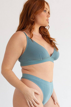 Load image into Gallery viewer, Nat'V Cheeky Crop