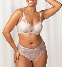 Load image into Gallery viewer, Triumph 10213479 Essential Lace Maxi Brief Nude Pink
