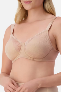 Triumph 10154651 Lacy Minimiser Bra Nude