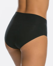 Load image into Gallery viewer, Spanx SP0215 Undietectable Brief Black
